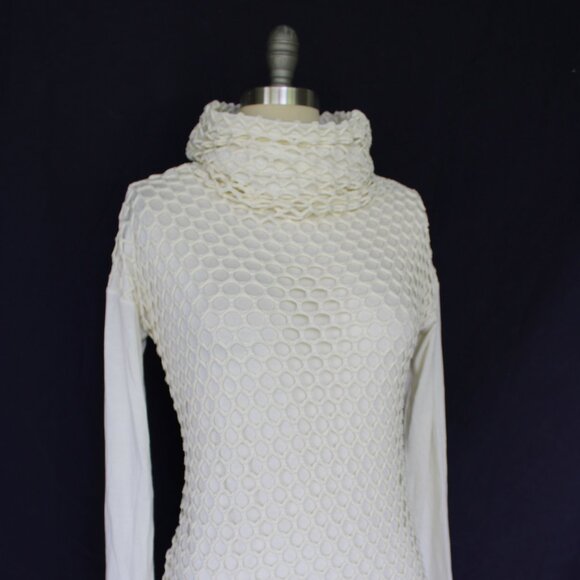 Twenty Montreal mesh crochet macramé net cream funnel top tunic hoodie sweater - Picture 3 of 9